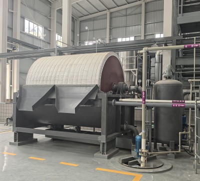 Diskussion om tillämpningen av vakuumtrumsfilter i natriumfluoridproduktion.