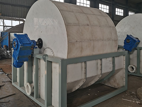 Kontinuerligt roterande vakuumfilter